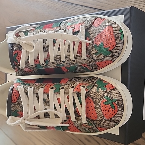 Gucci Sneakers - Picture 8 of 9